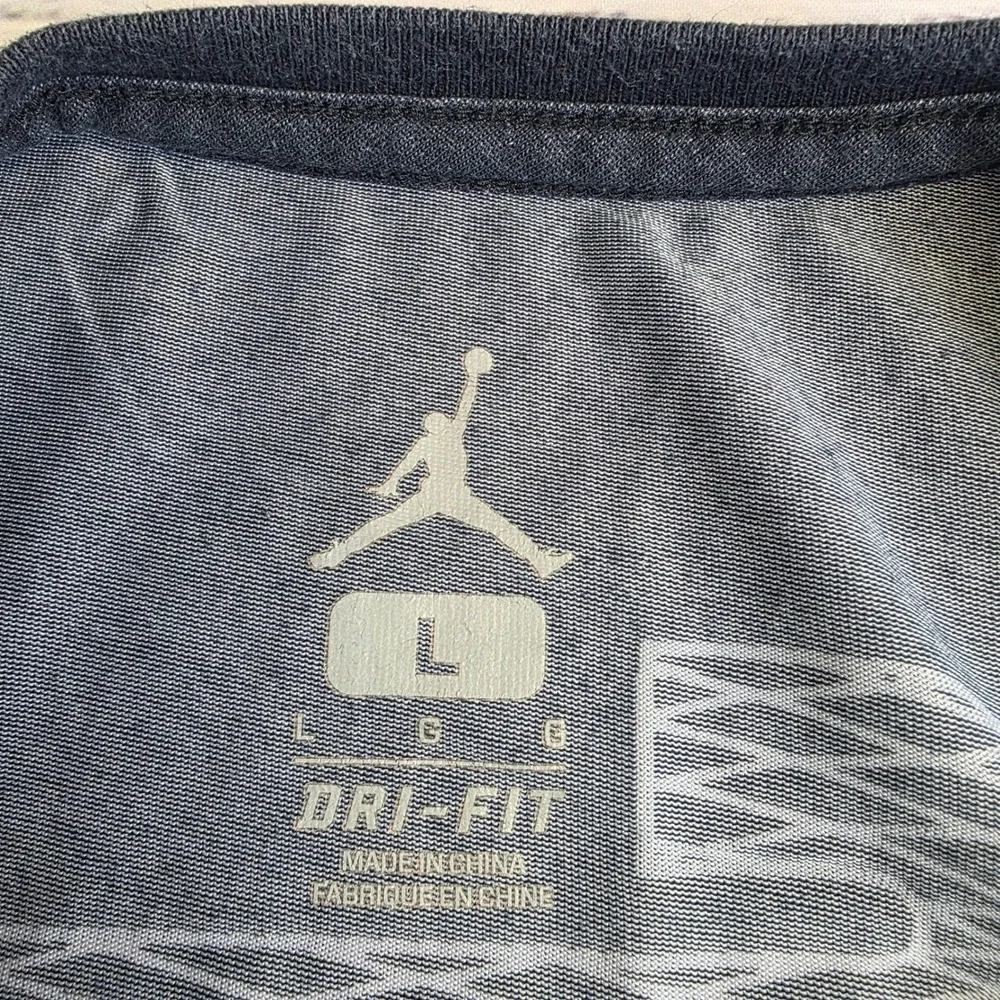 Jordan Mens Dri-FIT Jumpman Logo Graphic T-Shirt Large Charcoal Grey 801046-010